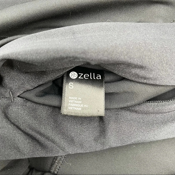 Zella perforated 3/4 black leggings size small - Picture 8 of 8